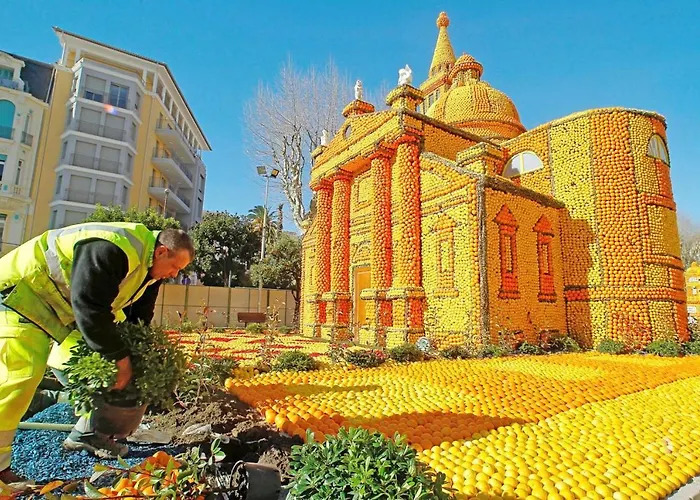 Le Bastion * マントン